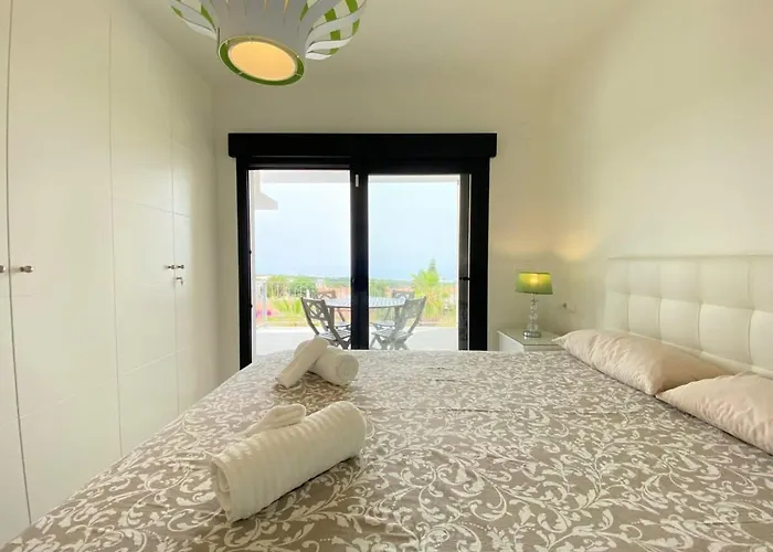 Capistrano Garden Нерха